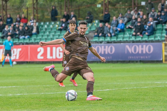 本赛季欧冠抢断榜前五有4位葡萄牙球员，巴黎球.